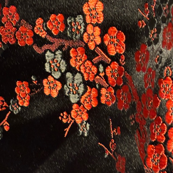 Shanghai green black and red Oriental top. XXXXL.fits like XL NWT ornate - Picture 10 of 12